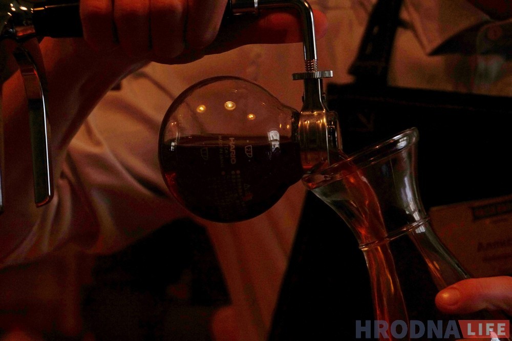 Замест эспрэса-машыны – сіфон. Тэстуем альтэрнатыву ў прыгатаванні кавы