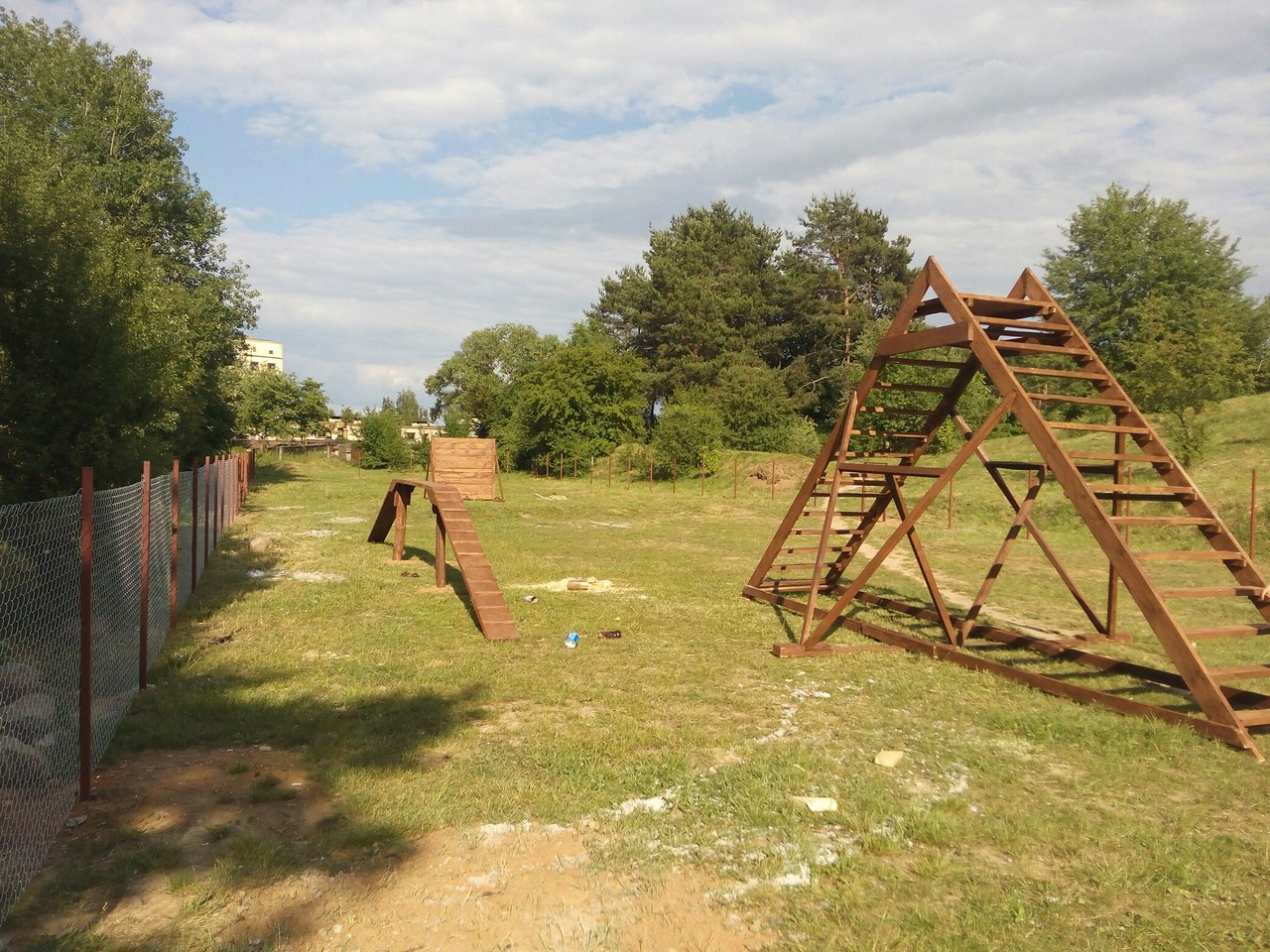 Сабакам выгул, а людзям свята. На Вішняўцы ўрачыста адкрыюць другую ў горадзе пляцоўку для сабак Сабакам выгул, а людзям свята. На Вішняўцы ўрачыста адкрыюць другую ў горадзе пляцоўку для сабак