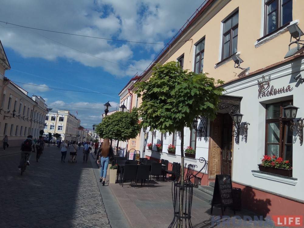 Пяць гродзенскіх бургераў: эксперт пакаштаваў вулічны фаст-фуд на сляпой дэгустацыі