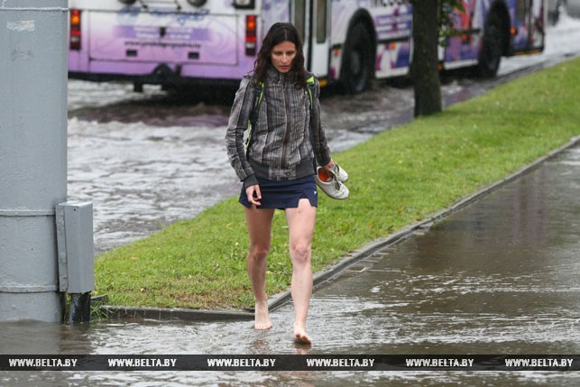 Моцныя дажджы працягваюць затапліваць Гродна Моцныя дажджы працягваюць затапліваць Гродна