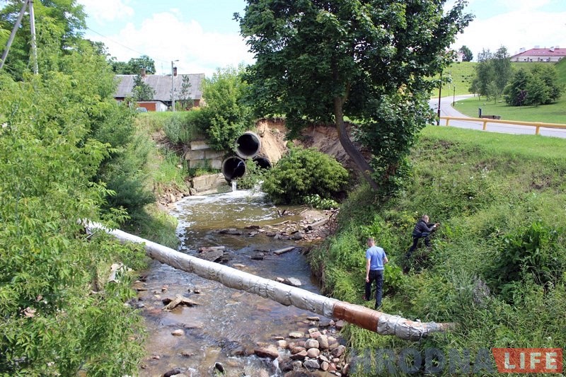 "Уся вада з горада разам са смеццем цячэ да нас". Жыхары вулiцы Працоўнай аб праблемах з Гараднічанкай