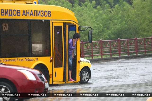 Моцныя дажджы працягваюць затапліваць Гродна Моцныя дажджы працягваюць затапліваць Гродна