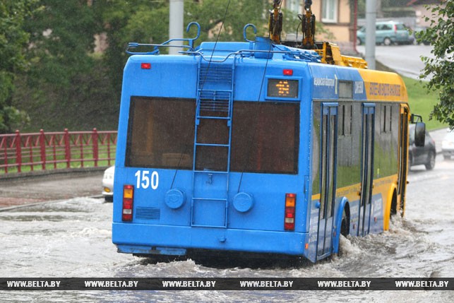 Моцныя дажджы працягваюць затапліваць Гродна Моцныя дажджы працягваюць затапліваць Гродна