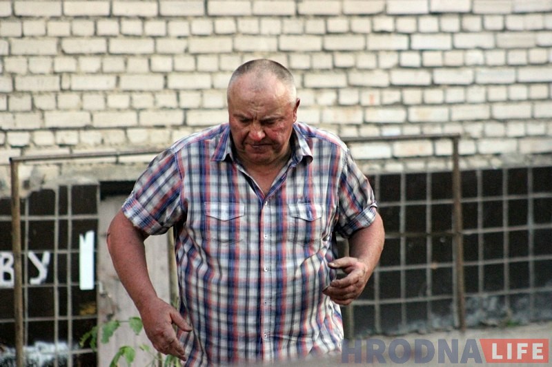 Пажарныя выратавалі гродзенца з палаючай кватэры на Карбышава Пажарныя выратавалі гродзенца з палаючай кватэры на Карбышава