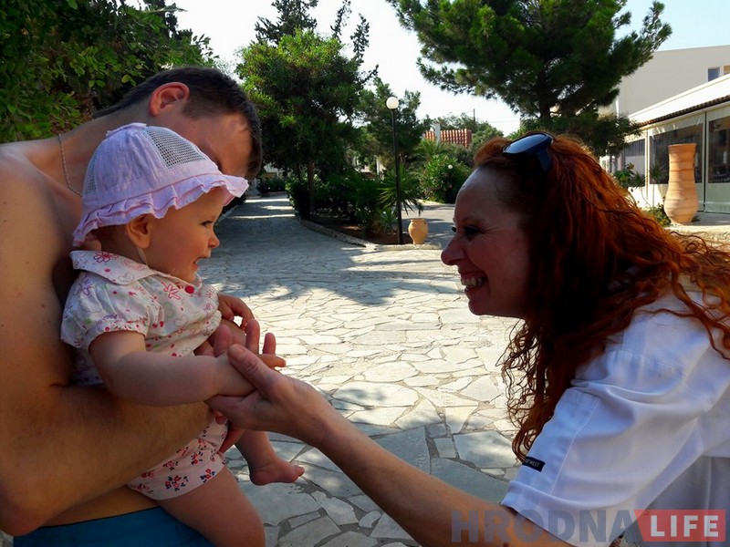 Першае падарожжа немаўляці. Як з грудным дзіцём удала адпачыць на моры