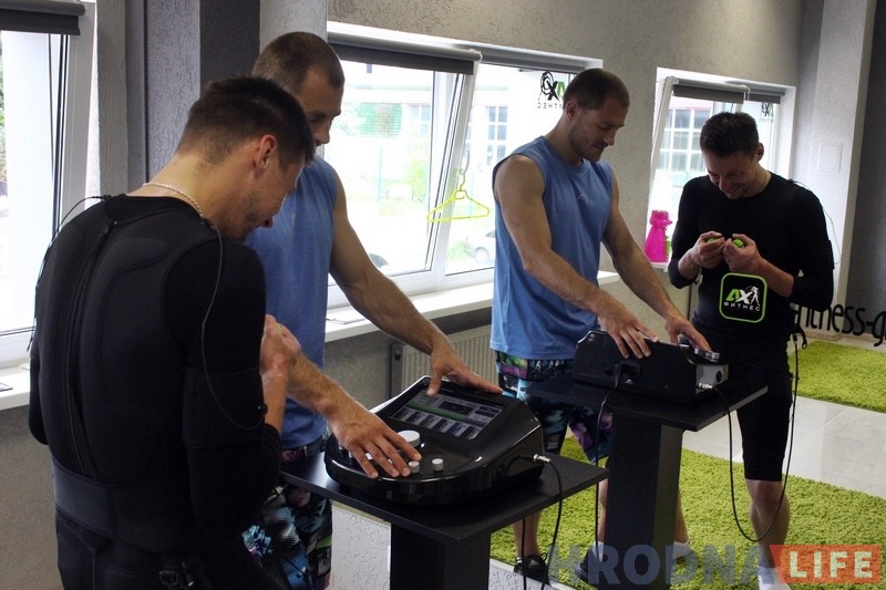 Новы фітнес у Гродне: 20-хвілінная EMS-трэніроўка можа замяніць 2 гадзіны ў трэнажорнай зале Новы фітнес у Гродне: 20-хвілінная EMS-трэніроўка можа замяніць 2 гадзіны ў трэнажорнай зале