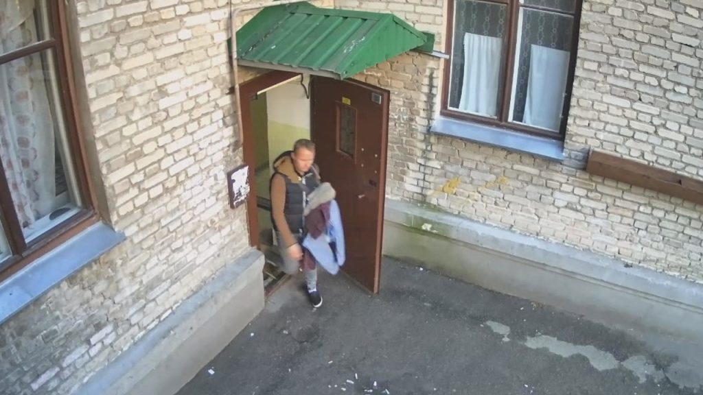 У Гродне міліцыя шукае мужчыну, які скраў вопратку ў інтэрнаце