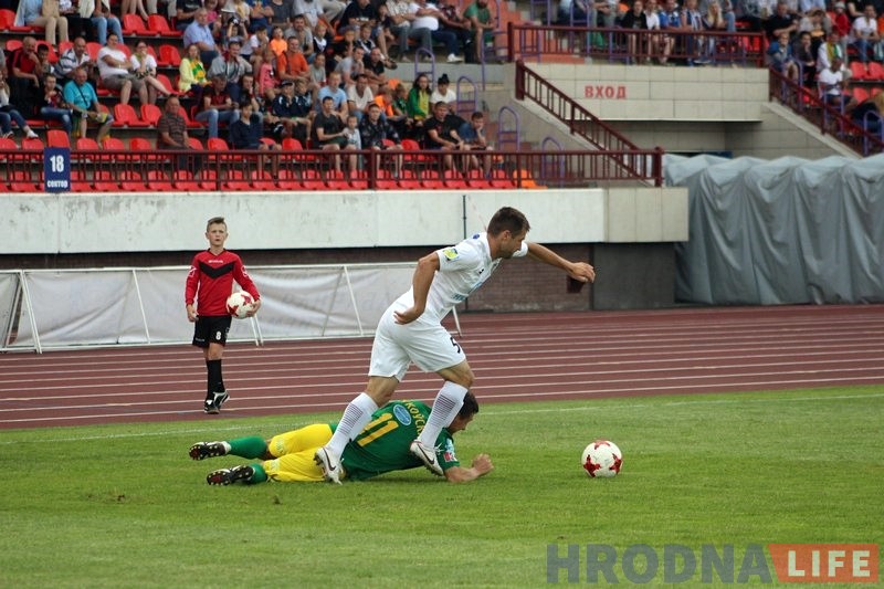 "Нёман" выпускае ў Гродне перамогу над "Іслаччу" "Нёман" выпускае ў Гродне перамогу над "Іслаччу"