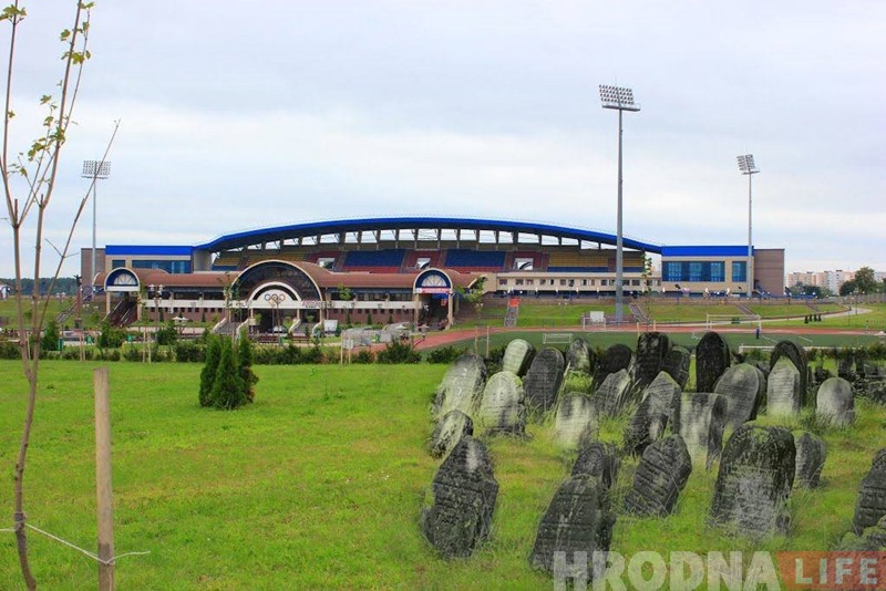 Гродзенцы працягваюць знаходзіць яўрэйскія надмагільныя пліты каля Гараднічанкі