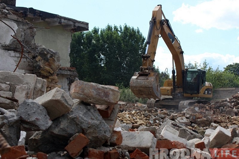 Былы гарбарны завод на Гарнавых пайшоў пад знос Былы гарбарны завод на Гарнавых пайшоў пад знос