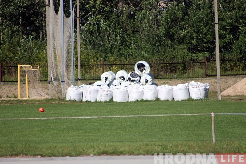 Яшчэ адно футбольнае поле са штучным газонам з'явіцца ў Гродне Яшчэ адно футбольнае поле са штучным газонам з'явіцца ў Гродне