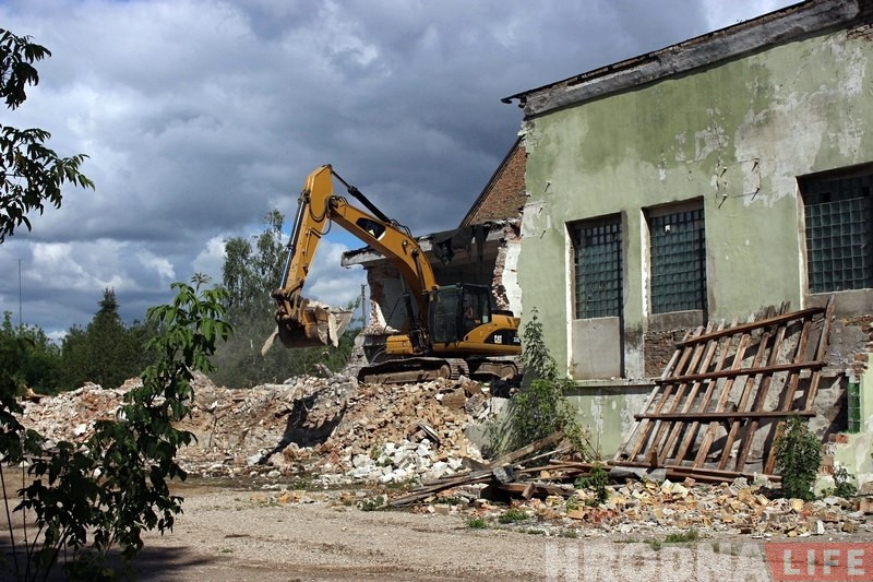 Былы гарбарны завод на Гарнавых пайшоў пад знос Былы гарбарны завод на Гарнавых пайшоў пад знос