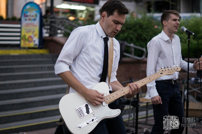 "Зямляк, ты перашкаджаеш працаваць". Адзін дзень з жыцця вулічных музыкаў на Савецкай