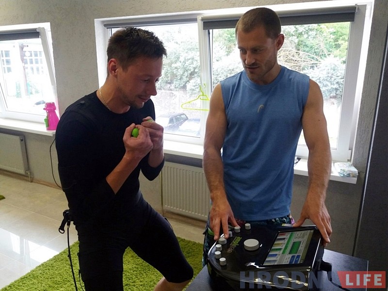 Новы фітнес у Гродне: 20-хвілінная EMS-трэніроўка можа замяніць 2 гадзіны ў трэнажорнай зале Новы фітнес у Гродне: 20-хвілінная EMS-трэніроўка можа замяніць 2 гадзіны ў трэнажорнай зале