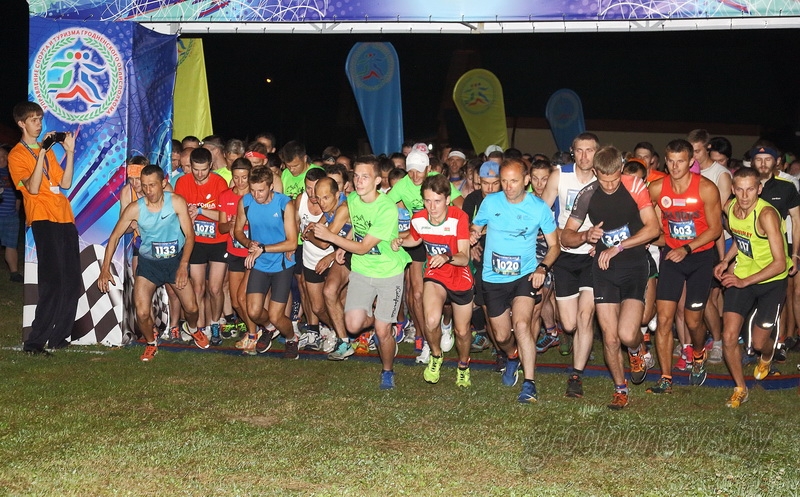 Начны забег: «Гродзенская начная дзясятка» набірае папулярнасць Начны забег: «Гродзенская начная дзясятка» набірае папулярнасць