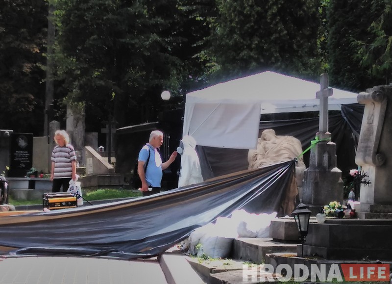 Добры прыклад для Гродна: як украінцы і палякі разам ратуюць Лычакаўскія могілкі Львова Добры прыклад для Гродна: як украінцы і палякі разам ратуюць Лычакаўскія могілкі Львова