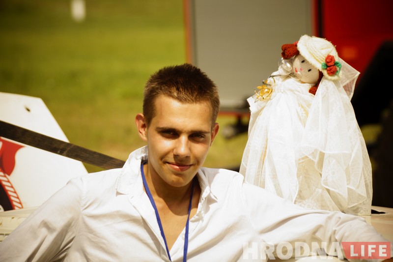 "Перамог на пустых колах". Чорная і белая "Волгі" сышліся ў фінальным двубоі гродзенскіх аўтабаёў