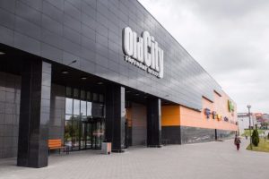 Падлеткі ў Гродне абрабавалі шапік на прыпынку, забралі 27 тысяч рублёў і паехалі купляць гаджэты old city