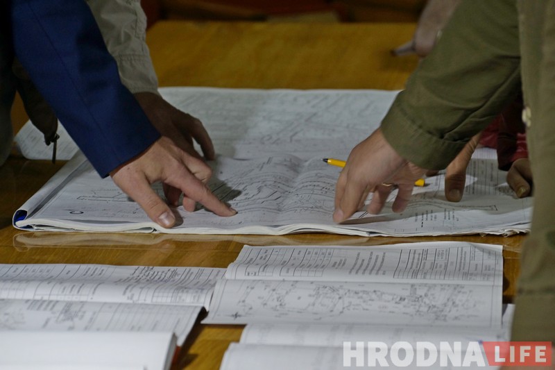 Шлагбаўм для шматпавярховіка – можна ці не. У Гродне ідзе грамадскае абмеркаванне пытання