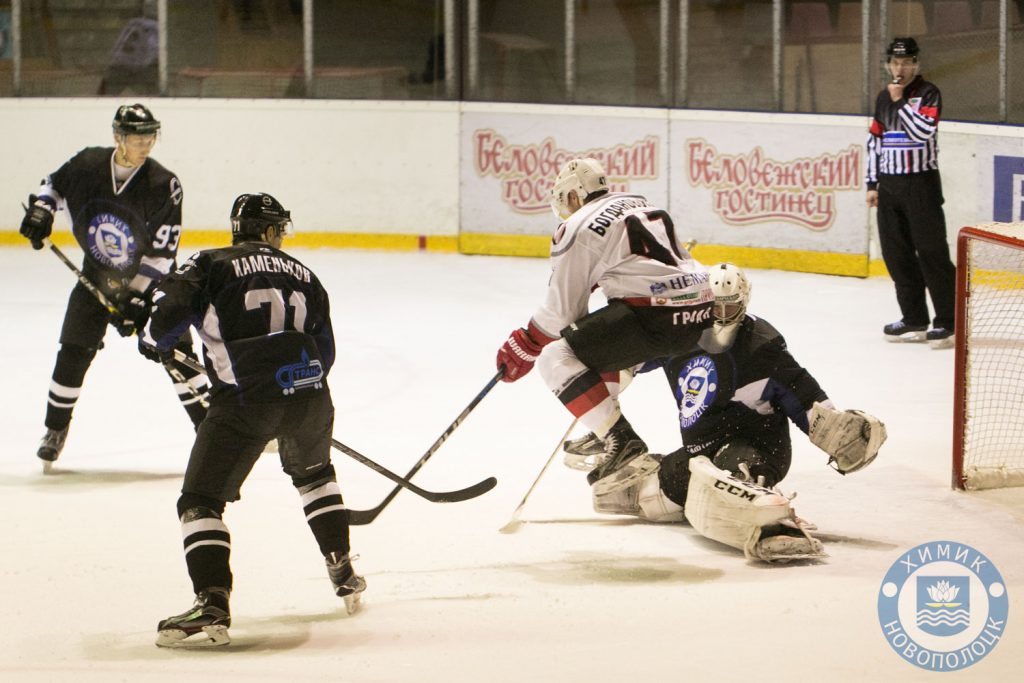 У Наваполацку "Нёман" толькі ў трэцім перыядзе здолеў вырваць перамогу ў "Хіміка"
