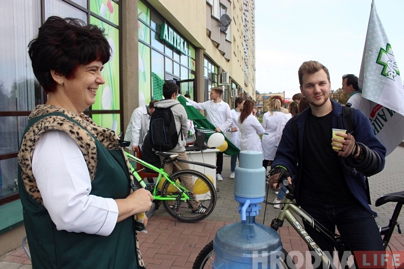 Флэшмоб, зніжкі і дні здароўя. Гродзенскія фармацэўты адзначаюць сваё свята Флэшмоб, зніжкі і дні здароўя. Гродзенскія фармацэўты адзначаюць сваё свята