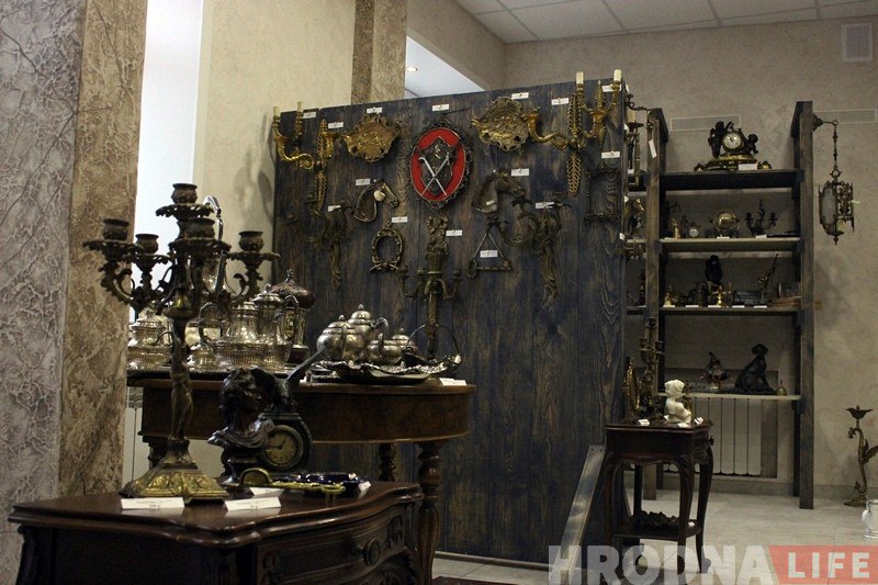 "У гэтых рэчах ёсць шарм". Маладыя гродзенцы адкрылі краму вінтажных і старых рэчаў "У гэтых рэчах ёсць шарм". Маладыя гродзенцы адкрылі краму вінтажных і старых рэчаў