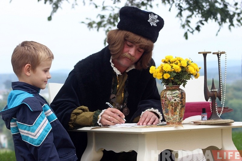 Ад самаробных кніг да друкарскага станка: у Гродне ўпершыню прайшоў фестываль кнігі Ад самаробных кніг да друкарскага станка: у Гродне ўпершыню прайшоў фестываль кнігі