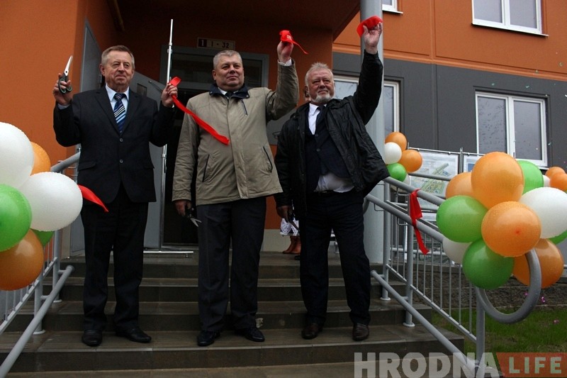 Новая магістраль, АЗС, амбулаторыя і жылы дом. Напярэдадні дня горада ў Гродне адкрылі новыя аб'екты Новая магістраль, АЗС, амбулаторыя і жылы дом. Напярэдадні дня горада ў Гродне адкрылі новыя аб'екты