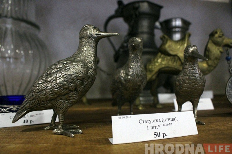 "У гэтых рэчах ёсць шарм". Маладыя гродзенцы адкрылі краму вінтажных і старых рэчаў "У гэтых рэчах ёсць шарм". Маладыя гродзенцы адкрылі краму вінтажных і старых рэчаў