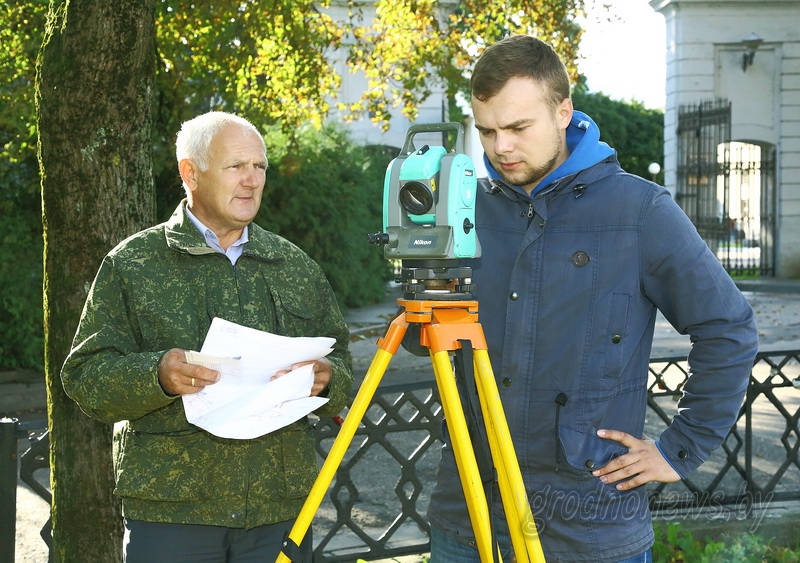 Каля сцен Старога замка пачалася падрыхтоўка да рэстаўрацыі