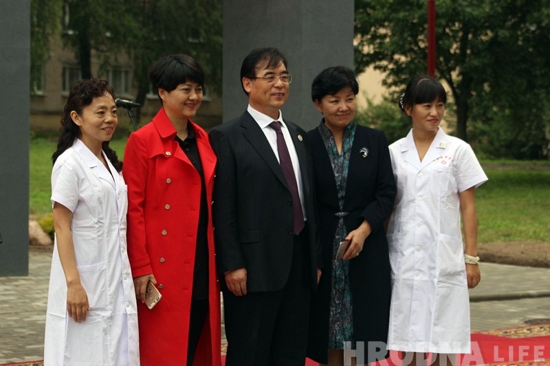 Кітайцы ўрачыста завяршылі будаўніцтва медыцынскага цэнтра ў Гродне Кітайцы ўрачыста завяршылі будаўніцтва медыцынскага цэнтра ў Гродне