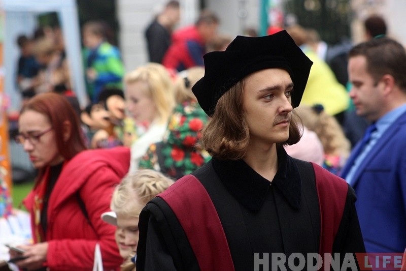 Ад самаробных кніг да друкарскага станка: у Гродне ўпершыню прайшоў фестываль кнігі Ад самаробных кніг да друкарскага станка: у Гродне ўпершыню прайшоў фестываль кнігі