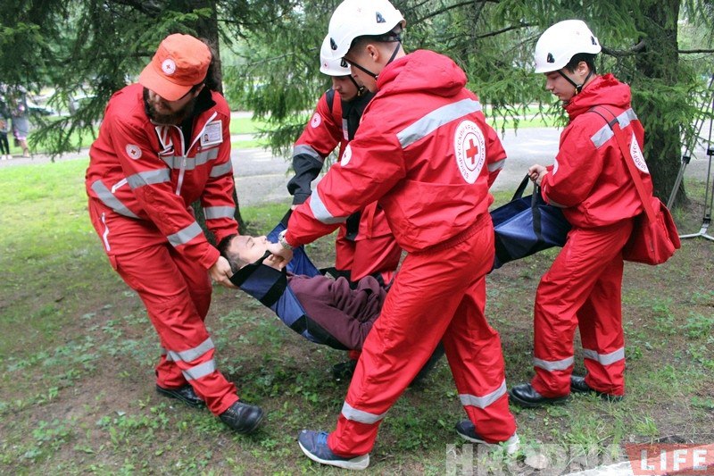 У Гродзенскім каледжы прыборабудавання пасля "задымлення" ўсіх навучэнцаў своечасова эвакуіравалі У Гродзенскім каледжы прыборабудавання пасля "задымлення" ўсіх навучэнцаў своечасова эвакуіравалі