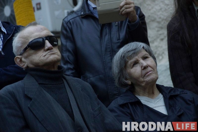 Дзянісаў спяваў Чобата, а Чобат чытаў Мілаша. У Гродне прайшла прэзентацыя “Кароткай гісторыі Беларусі”