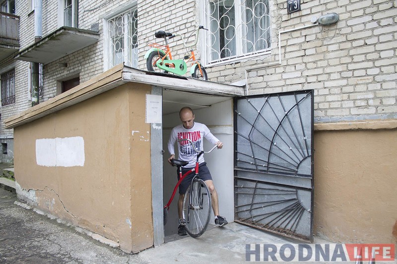 Тандэм, пені-фартынг і уніцыкл. У гродзенскай велакраме робяць незвычайныя ровары