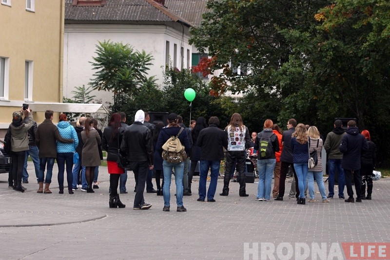 У Дзень татуіроўшчыка ў Гродне рок-канцэртам адкрылі новую тату-студыю У Дзень татуіроўшчыка ў Гродне рок-канцэртам адкрылі новую тату-студыю