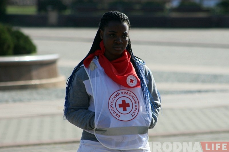 На Савецкай плошчы сталых гродзенцаў павіншавалі канцэртам і запрасілі на вальс На Савецкай плошчы сталых гродзенцаў павіншавалі канцэртам і запрасілі на вальс