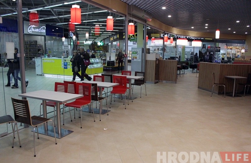 На Касманаўтаў адкрылі Burger King, але кіроўцаў пакуль не абслугоўваюць На Касманаўтаў адкрылі Burger King, але кіроўцаў пакуль не абслугоўваюць