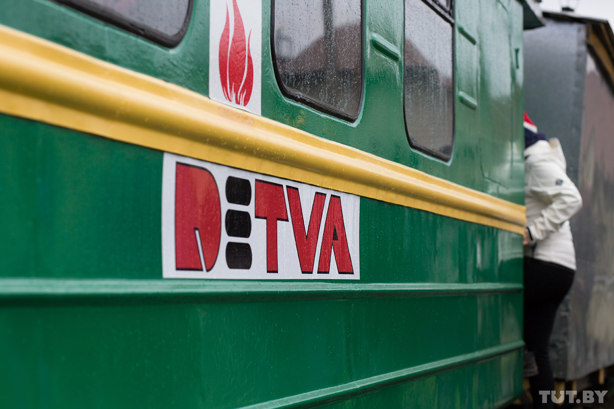 Вялікая маленькая чыгунка. Як вузкакалейка торфазавода возіць турыстаў па чорных палях