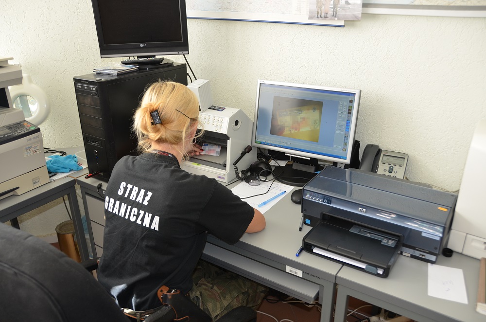 Беларуска купіла ў Германіі румынскі пашпарт, каб пазбегнуць праблем на мяжы. Не дапамагло