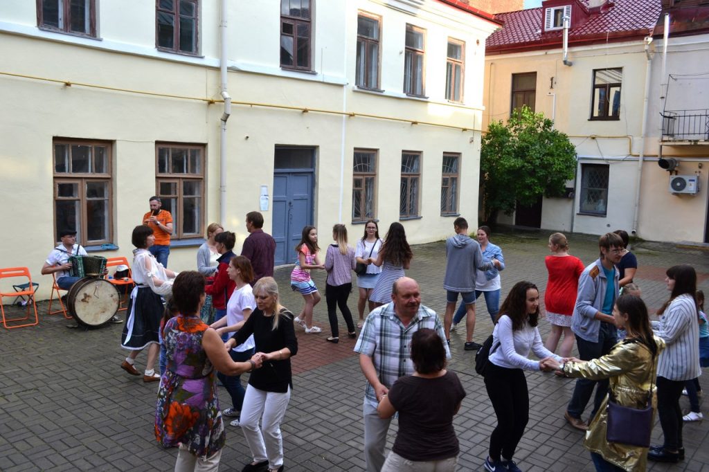 Летнія танцы працягнуцца восенню. Пад Гродна пройдзе першая ноч танцаў Летнія танцы працягнуцца восенню. Пад Гродна пройдзе першая ноч танцаў