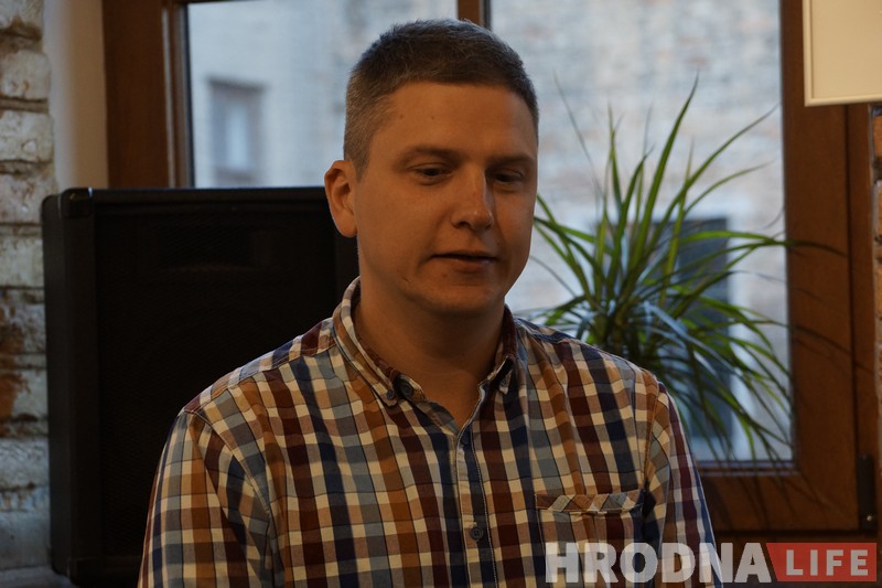 “Сказалі, што паступіў званок”. Слухачоў лекцыі па гісторыі забралі ў міліцыю разам з выступоўцам (абноўлена)