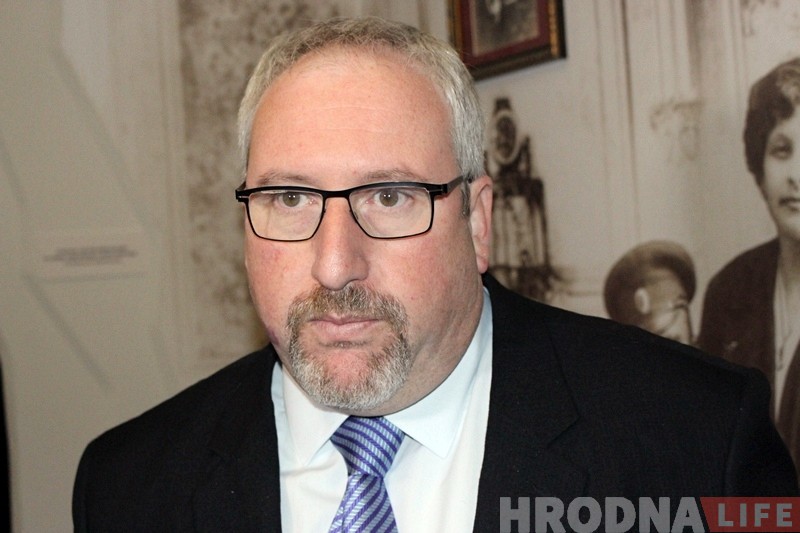 Пасол Ізраіля прэзентаваў у Гродне фільм пра яўрэяў у Заходняй Беларусі падчас вайны