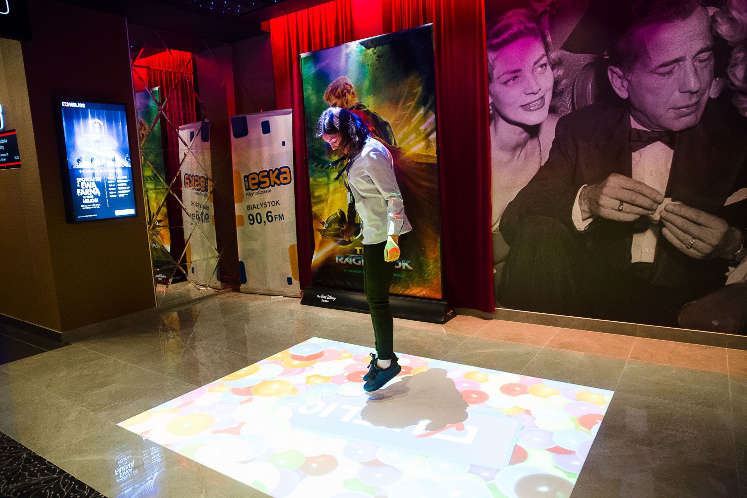 Інтэрактыўныя экраны і падлога: як выглядае круты кінатэатр у Беластоку (у Гродне такога няма) Інтэрактыўныя экраны і падлога: як выглядае круты кінатэатр у Беластоку (у Гродне такога няма)