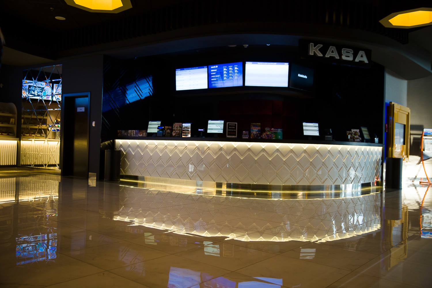 Інтэрактыўныя экраны і падлога: як выглядае круты кінатэатр у Беластоку (у Гродне такога няма) Інтэрактыўныя экраны і падлога: як выглядае круты кінатэатр у Беластоку (у Гродне такога няма)