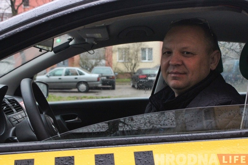 Бяспечна, але нязручна: пешаходы і кіроўцы пра закрыццё нерэгуляванага перахода на Горкага