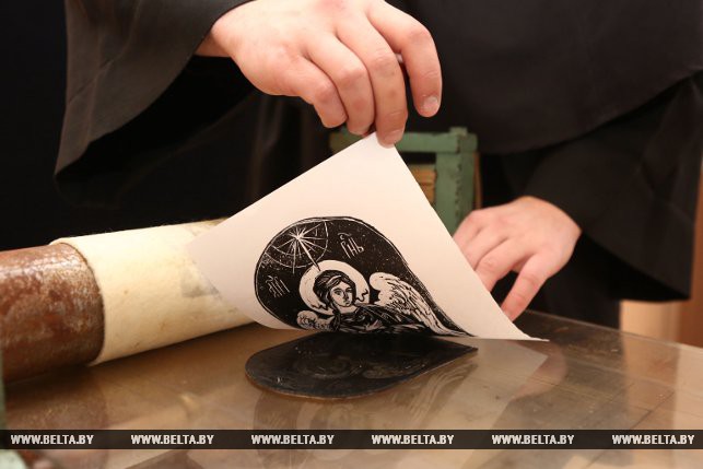 Адчуць сябе Скарынам: на выставе ў Гродне можна надрукаваць гравюру і пакінуць сабе на памяць