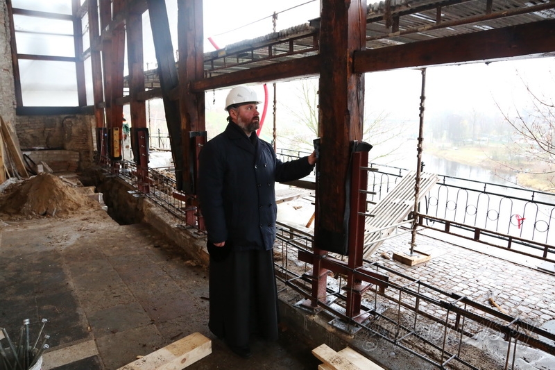 Сцяна Каложы будзе колеру Umbro. Як ідзе рамонт у старадаўняй царкве