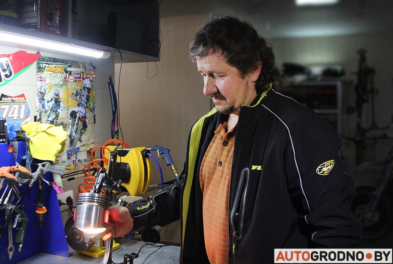 Творчество в обычном гараже: бывший мотоспортсмен создает поделки из запчастей