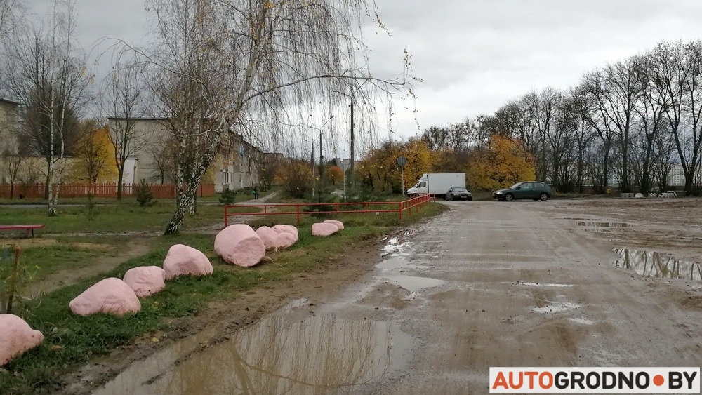 “Паглядзіце, што тут адбываецца”. Індурскую шашу аднавілі, а прылеглыя тэрыторыі?